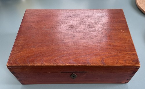 Antiker holzkasten vintage - antiker,